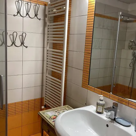 Casa Giulia Di Barolo Lägenhet *